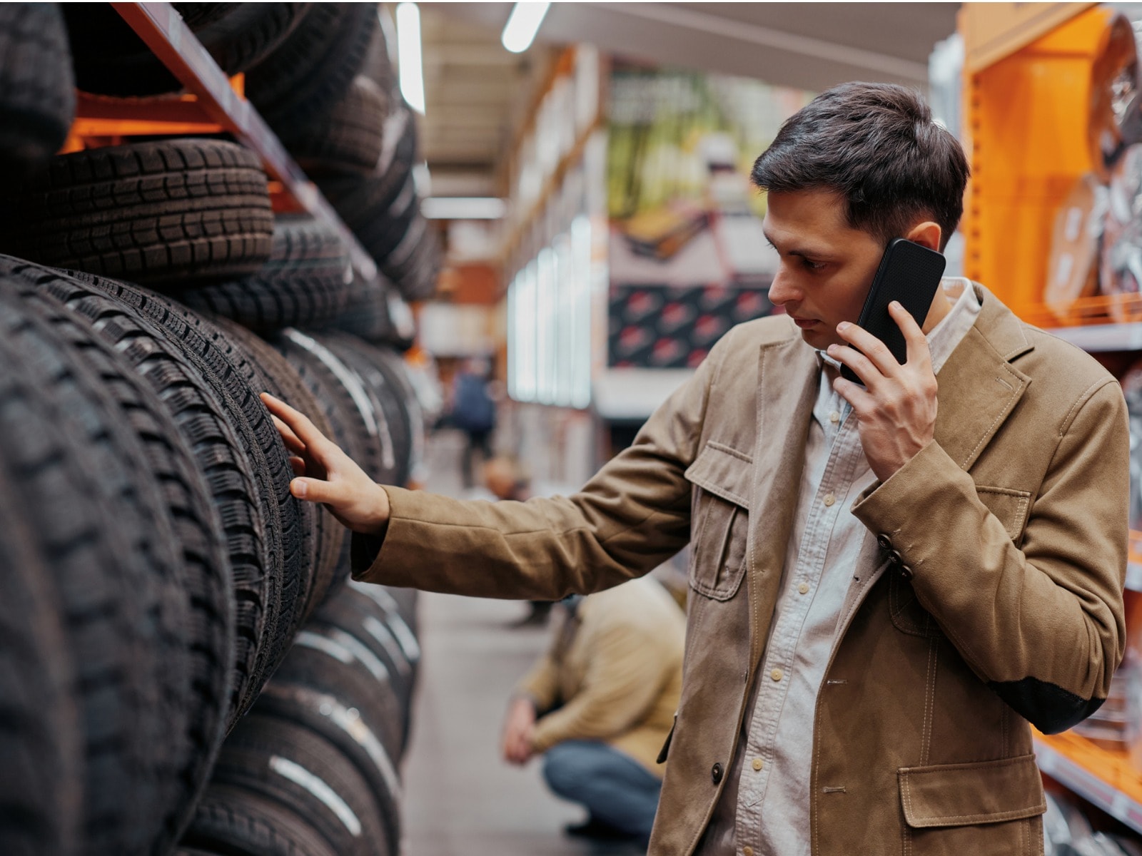 What to Know When Replacing EV Tires – Kelley Blue Book