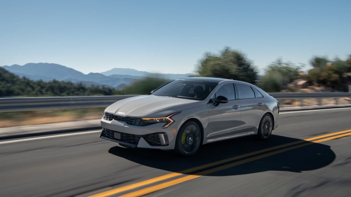 2025 Kia K5: New Engine, New Tech, Divisive Lighting – Kelley Blue Book